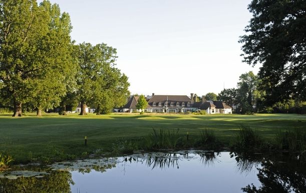 18 Holes of Golf for 2 players in the stunning Surrey countryside at Shirley Park Golf Club
